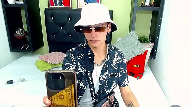 Snapshot of _snopyy_ chatting on 01-28-25, 07:53  snopyy  online show from 01-28-25, 07:53