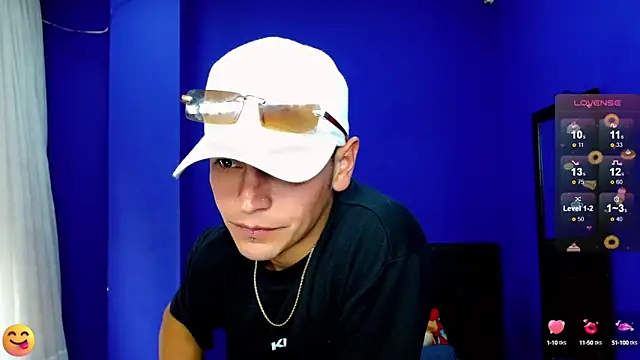 Snapshot of _snopyy_ chatting on 02-04-25, 07:22  snopyy  online show from 02-04-25, 07:22