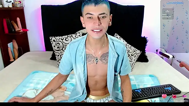 Snapshot of _snopyy_ chatting on 10-17-25, 01:03  snopyy  online show from 10-17-25, 01:03