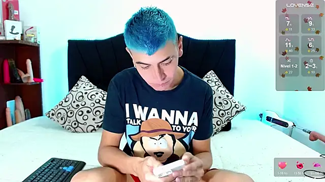 Snapshot of _snopyy_ chatting on 10-24-25, 02:24  snopyy  online show from 10-24-25, 02:24