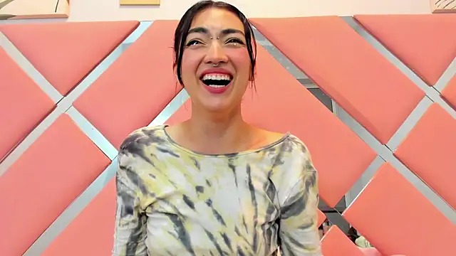 ThailyCherry online show from 03-01-25, 01:53