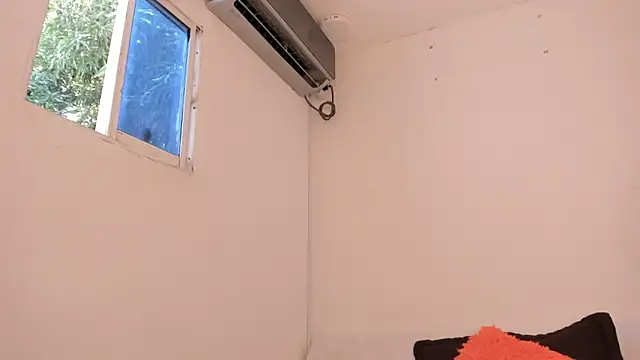 Snapshot of meganrossee69 chatting on 02-13-25, 04:28 meganrossee69 online show from 02-13-25, 04:28