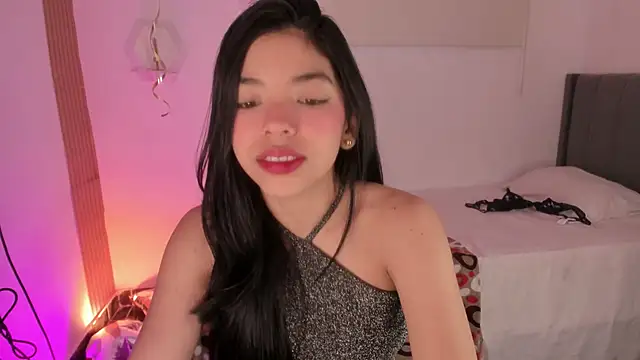 Snapshot of meganrossee69 chatting on 05-25-26, 02:45 meganrossee69 online show from 05-25-26, 02:45