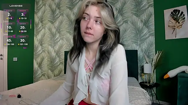 Vanessa Walters online show from 09-26-25, 02:04