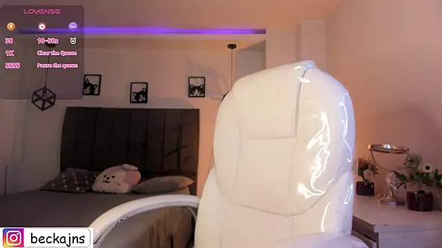 Beck jones online show from 11-08-25, 03:45