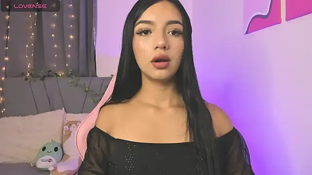 Snapshot of emy_bonita1 chatting on 12-20-24, 02:41 emy bonita1 online show from 12-20-24, 02:41