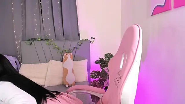 Snapshot of emy_bonita1 chatting on 03-06-25, 12:10 emy bonita1 online show from 03-06-25, 12:10