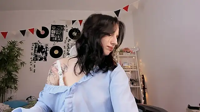 Snapshot of Viv_Player chatting on 12-27-24, 07:29 Viv Player online show from 12-27-24, 07:29