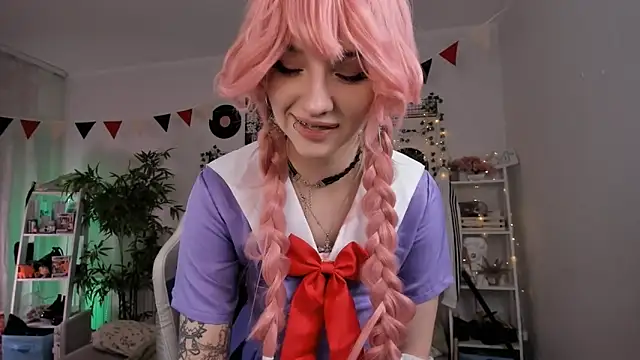 Snapshot of Viv_Player chatting on 02-08-25, 04:36 Viv Player online show from 02-08-25, 04:36