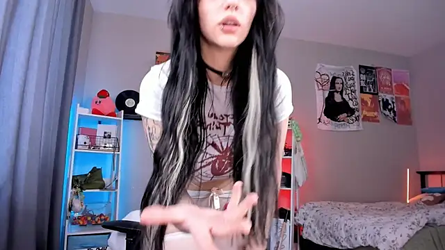 Snapshot of Viv_Player chatting on 03-15-25, 07:31 Viv Player online show from 03-15-25, 07:31