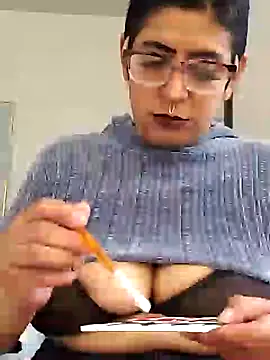 Snapshot of Kittybouncy69 chatting on 01-21-25, 02:15 Kittybouncy69 online show from 01-21-25, 02:15