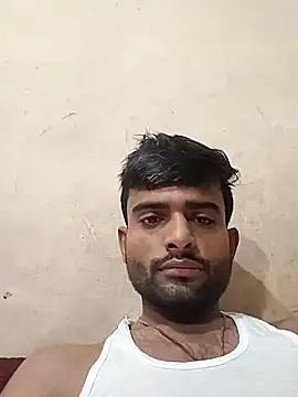 Snapshot of PRIYANHU@xh chatting on 02-26-26, 03:05 PRIYANHUxh online show from 02-26-26, 03:05