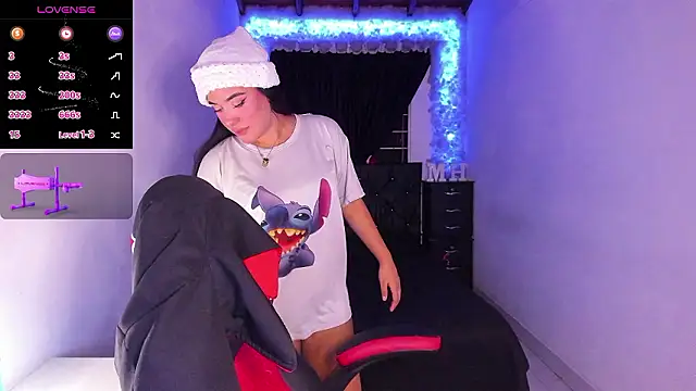 Snapshot of Mariana_Hasper_ chatting on 12-06-24, 02:02 Mariana Hasper  online show from 12-06-24, 02:02