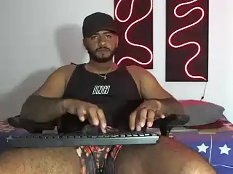 Snapshot of Hardboy_latin chatting on 02-06-25, 11:15 Hardboy latin online show from 02-06-25, 11:15