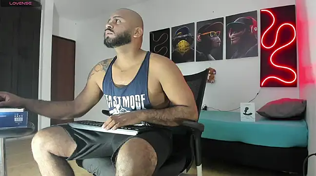 Snapshot of Hardboy_latin chatting on 03-02-25, 03:45 Hardboy latin online show from 03-02-25, 03:45