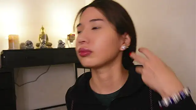 Snapshot of AlessiaVix chatting on 03-07-25, 04:11 AlessiaVix online show from 03-07-25, 04:11