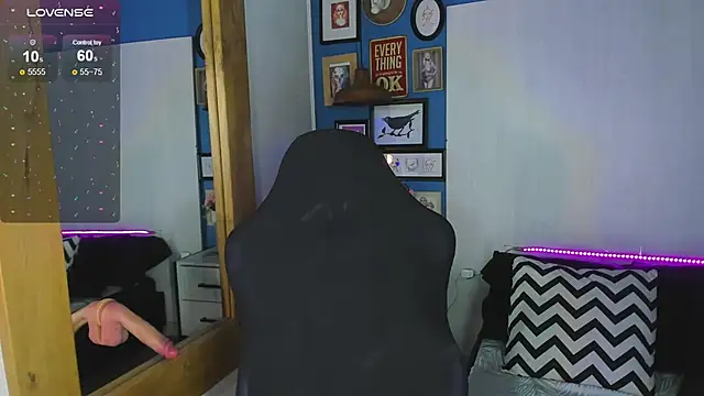 VladHellsing4 online show from 11-19-25, 02:39