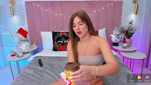 Snapshot of MilaVoxx chatting on 12-15-24, 05:56 MilaVoxx online show from 12-15-24, 05:56