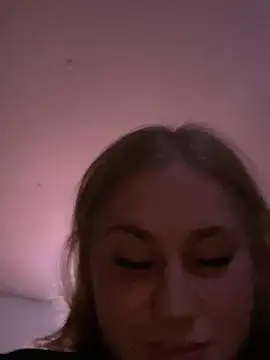 Prettypinkisland online show from 06-28-26, 04:40