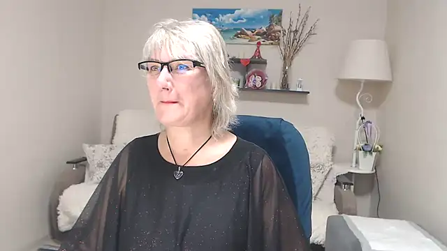 FleurMays online show from 10-04-25, 05:16