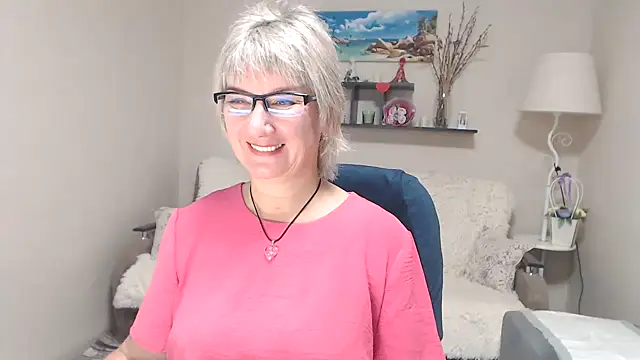 FleurMays online show from 10-15-25, 05:18