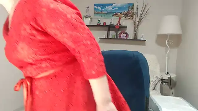 Snapshot of FleurMays chatting on 02-17-26, 04:42 FleurMays online show from 02-17-26, 04:42