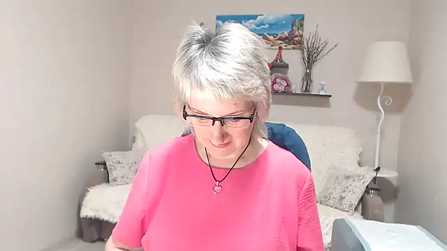 Snapshot of FleurMays chatting on 05-15-26, 03:02 FleurMays online show from 05-15-26, 03:02