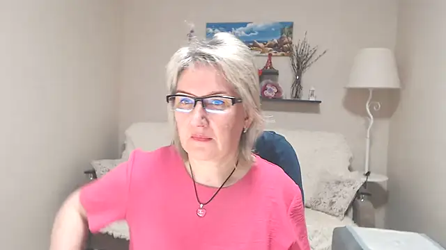 Snapshot of FleurMays chatting on 05-16-26, 03:14 FleurMays online show from 05-16-26, 03:14