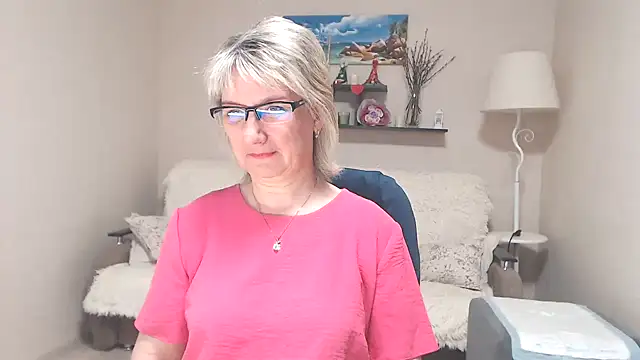 Snapshot of FleurMays chatting on 05-28-26, 03:59 FleurMays online show from 05-28-26, 03:59
