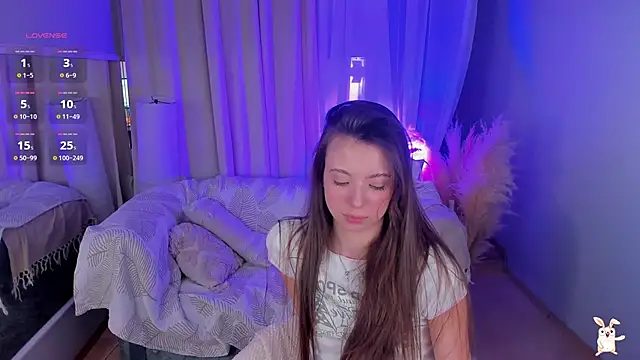 Snapshot of Goldy_Grace_ chatting on 02-19-25, 06:10 Goldy Grace  online show from 02-19-25, 06:10