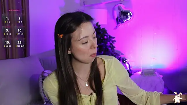 Snapshot of Goldy_Grace_ chatting on 02-21-25, 02:48 Goldy Grace  online show from 02-21-25, 02:48