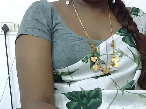 Snapshot of Hot_akshara chatting on 09-28-25, 03:50 Hot akshara online show from 09-28-25, 03:50