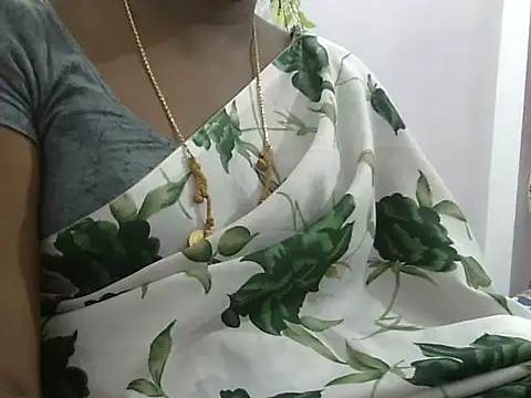 Snapshot of Hot_akshara chatting on 10-08-25, 10:29 Hot akshara online show from 10-08-25, 10:29