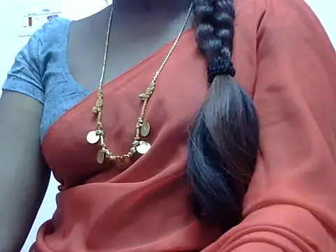 Snapshot of Hot_akshara chatting on 10-31-25, 04:52 Hot akshara online show from 10-31-25, 04:52