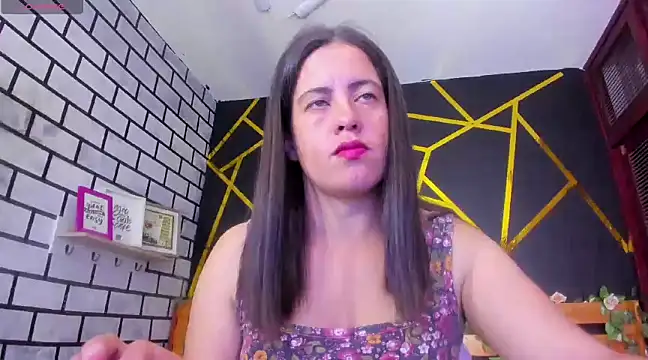 Snapshot of kathina_giraldo chatting on 01-07-25, 12:52 kathina giraldo online show from 01-07-25, 12:52