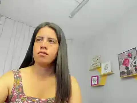 Snapshot of kathina_giraldo chatting on 01-27-25, 12:48 kathina giraldo online show from 01-27-25, 12:48