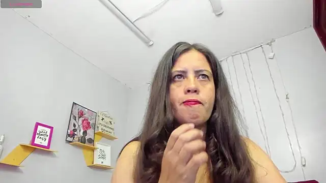 Snapshot of kathina_giraldo chatting on 03-19-25, 12:45 kathina giraldo online show from 03-19-25, 12:45