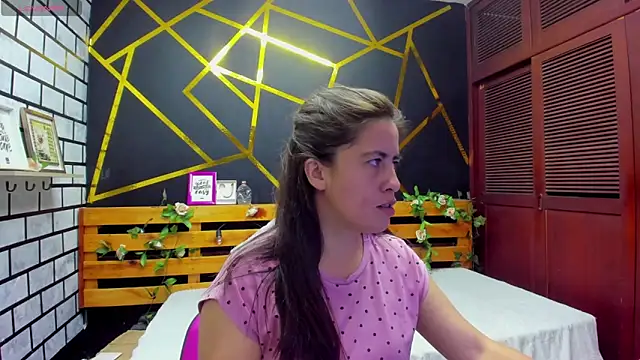 Snapshot of kathina_giraldo chatting on 10-22-25, 01:00 kathina giraldo online show from 10-22-25, 01:00