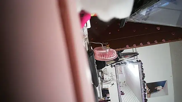 Snapshot of maturehot_65 chatting on 11-17-25, 08:25 maturehot 65 online show from 11-17-25, 08:25