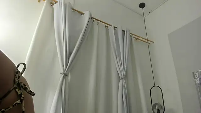 Snapshot of Gabriela_Lopez1 chatting on 12-16-24, 01:53 Gabriela Lopez1 online show from 12-16-24, 01:53