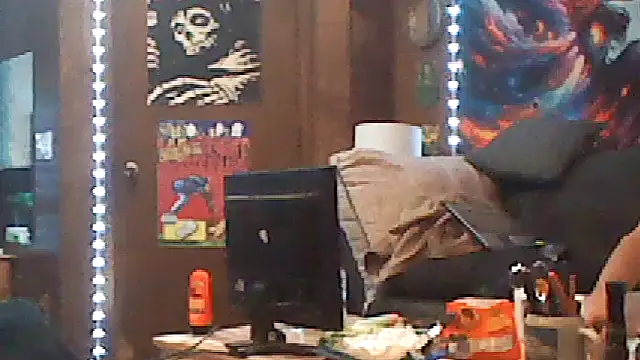 Snapshot of Mrhungwell138 chatting on 09-26-25, 04:16 Mrhungwell138 online show from 09-26-25, 04:16