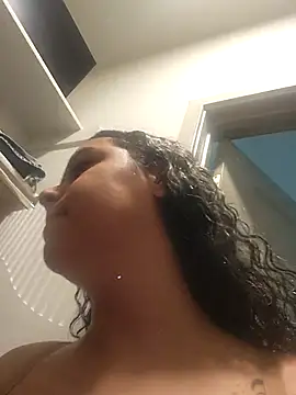 Snapshot of cinnaminnie chatting on 01-17-26, 03:50 cinnaminnie online show from 01-17-26, 03:50