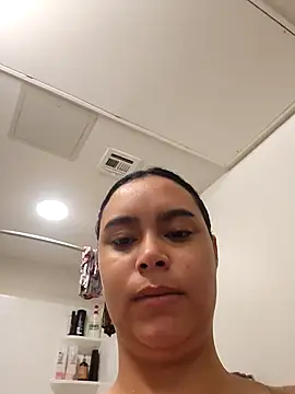 Snapshot of cinnaminnie chatting on 02-14-26, 06:26 cinnaminnie online show from 02-14-26, 06:26