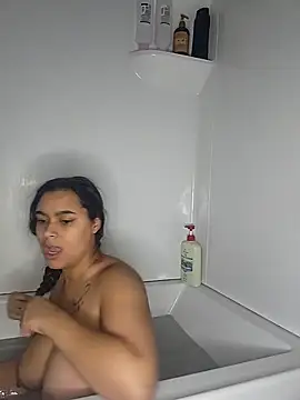 Snapshot of cinnaminnie chatting on 03-03-26, 06:03 cinnaminnie online show from 03-03-26, 06:03