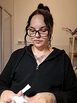 Jujuicy 97 online show from 04-04-26, 08:06