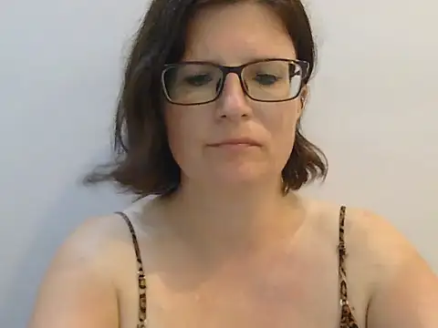 Snapshot of CrimsonMistress chatting on 01-27-25, 12:22 CrimsonMistress online show from 01-27-25, 12:22