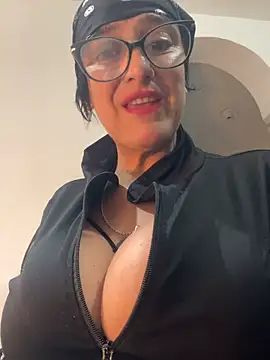 Snapshot of anastasia_and_jordan chatting on 06-24-26, 10:47 anastasia and jordan online show from 06-24-26, 10:47
