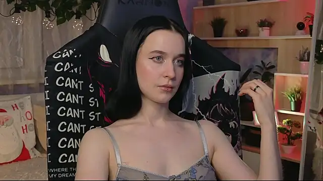 KiraLiLime online show from 02-22-25, 03:47