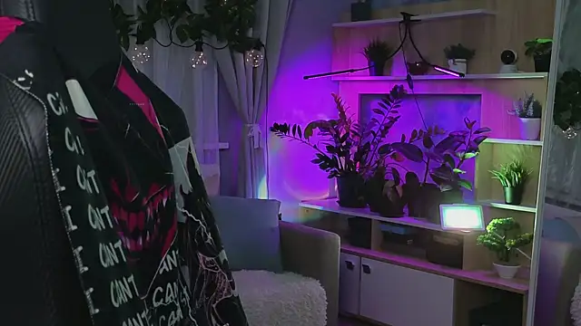 KiraLiLime online show from 03-19-25, 09:27