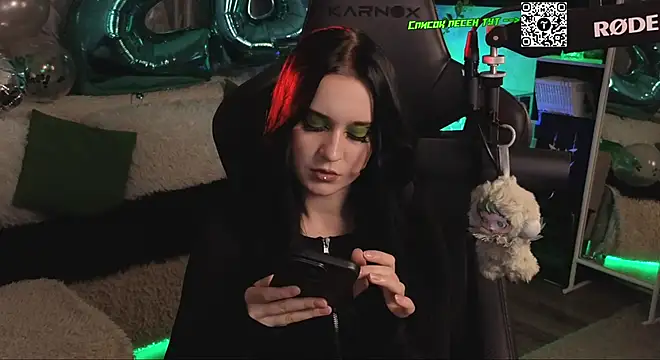 KiraLiLime online show from 12-19-25, 07:21